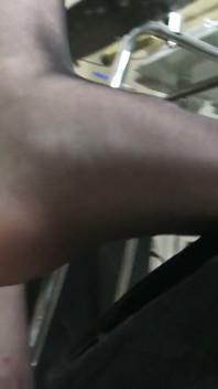Sekretaris lagi asik masturbasi pakai dildo sambil merokok!