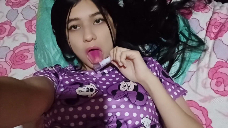 Yuli and tony: Bohatý ženský orgasmus s mým novým pyžama. Jsem velmi nadržená pokaždé,...