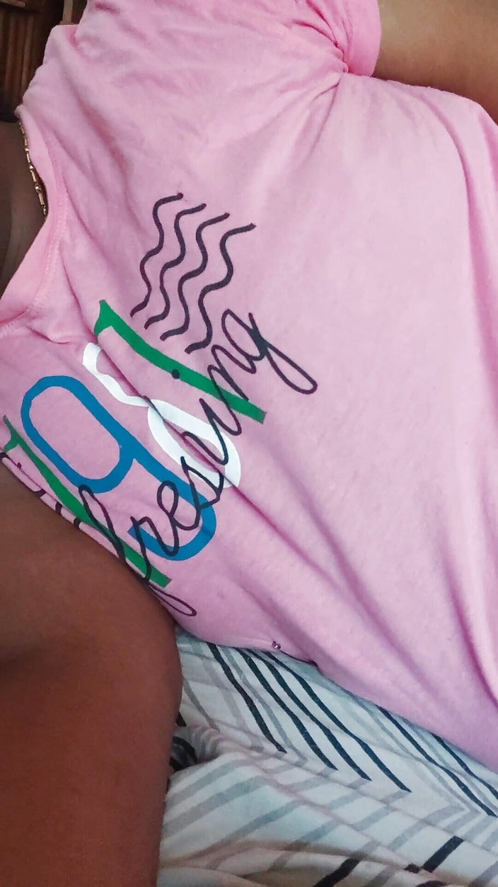 Realmallucouplevlog: Mallu tamilská dívka se líbá a ukazuje chlupatou nohu