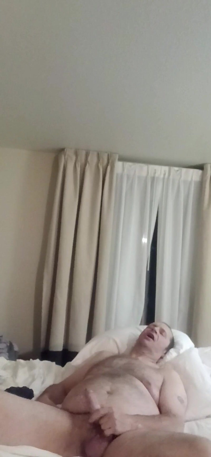 MAGLIGHTGIRL69: Hladí a mluví sprostě, dokud to nevyveze