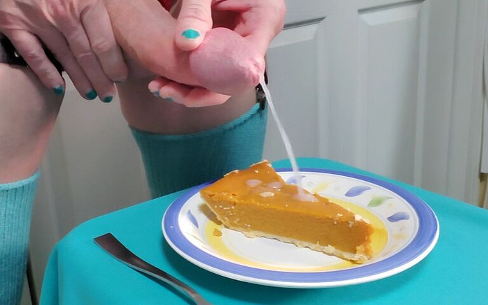 Rikki Ocean: Rikki Ocean täcker sin pumpapaj med sin speciella handvispad grädde...