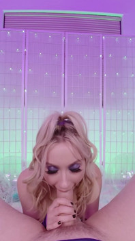 Jazmin si prende una profonda cura bagnata del mio cazzo