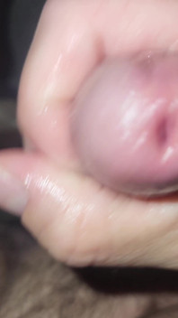 Obrovský výstřik na nohy po kouření od latinskoamerické manželky, zatímco nosí punčochy a sexy spodní prádlo