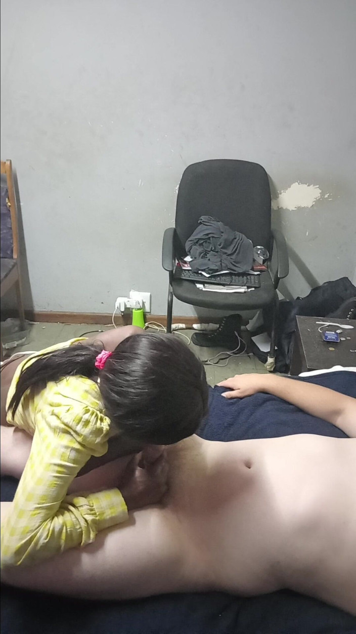 hothouse18xxx: Bel pompino da una domestica