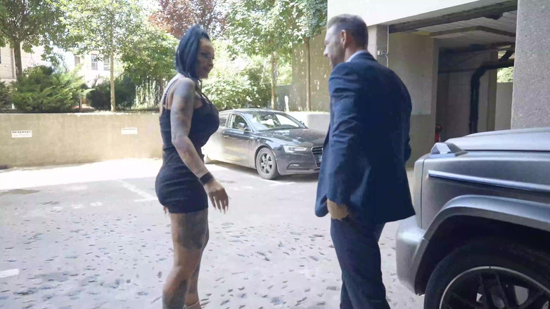 MILF and Big Wet Tits XXX: Sandra Sturm sání ptáka, jízda a polykání spermatu