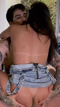 Amatérský sex s brazilskou ženou s obrovskými prsy