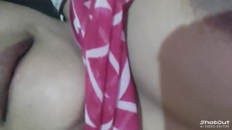 Dr_doom21: Bhabhi ji desi vắt sữa từ bộ ngực