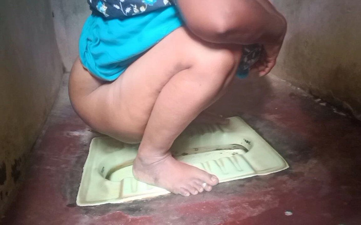 Priyanka314: Indická desi vesnická manželka se koupe