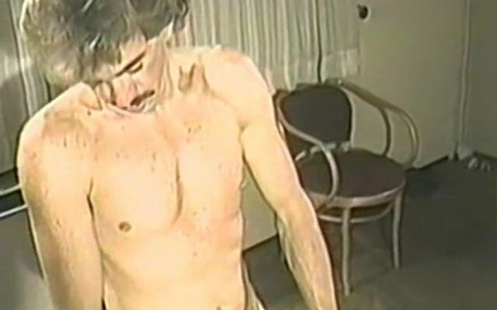 Homegrown Video: Polla loca morena lenguas culo mientras chupa polla