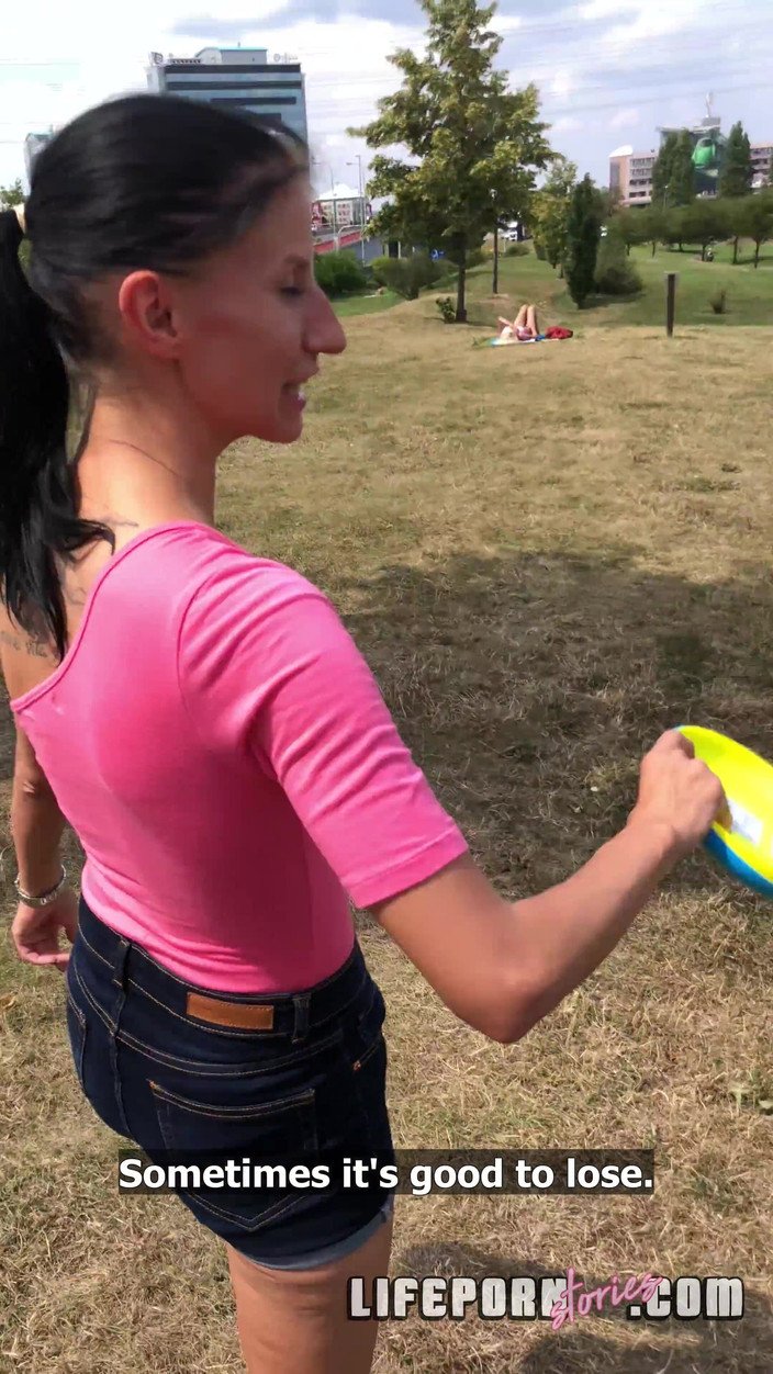 Life Porn Stories: Životní porno příběhy 7 - část 6 Frisbee Vede k mokrému a špinavého fuckathonu