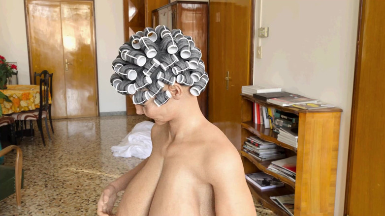 Mature Futanari Lovers: Conflitto con la nonna