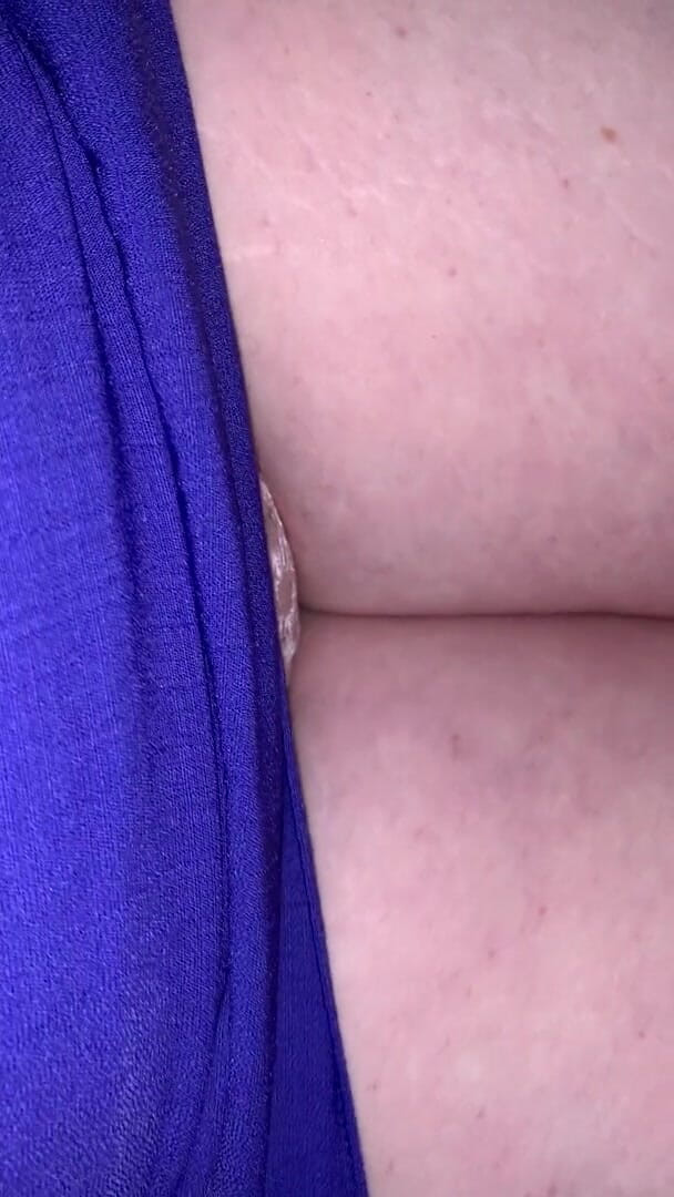 Horny BBWslut Having Hun: Feeling horny, fingering to orgasm
