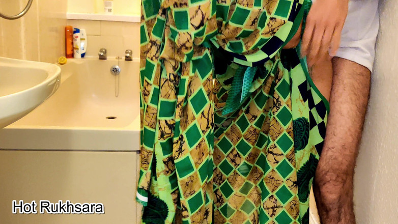 hot_rukhsara: インドのデジ隣人おばさんがホテルの部屋で恋人に犯され、大きなペニス