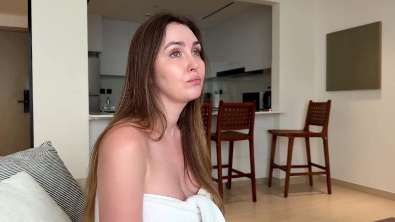 Alina Rai: Madrastra Solitaria Confiesa Sus Necesidades Y Se Ofrece a Su...