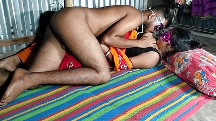 Desi nude aunty: インド人カップルアナルセックスビデオ