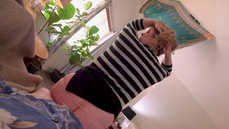 Erin Electra: Üvey anne bahsi kaybetti ve göt veriyor