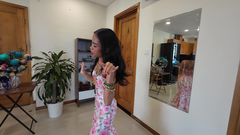 MaikaMann: Istri nakal asia bertato dientot habis-habisan sama kontol besar pria...