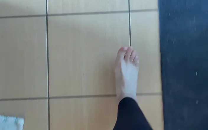 Feet: Walking Barefoot