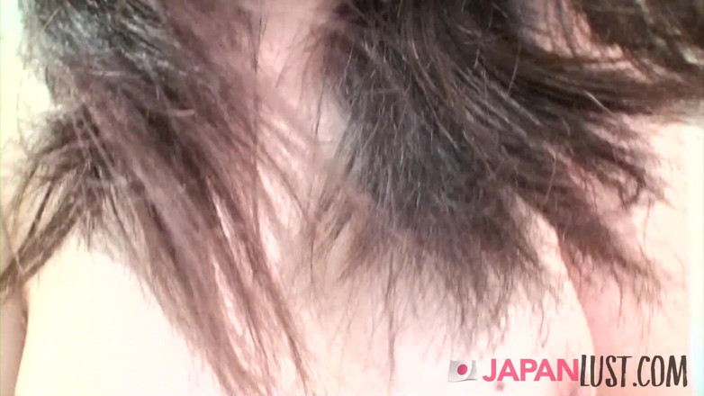 Japan Lust Gold: 淡い日本の十代の乗り物玩具とコック