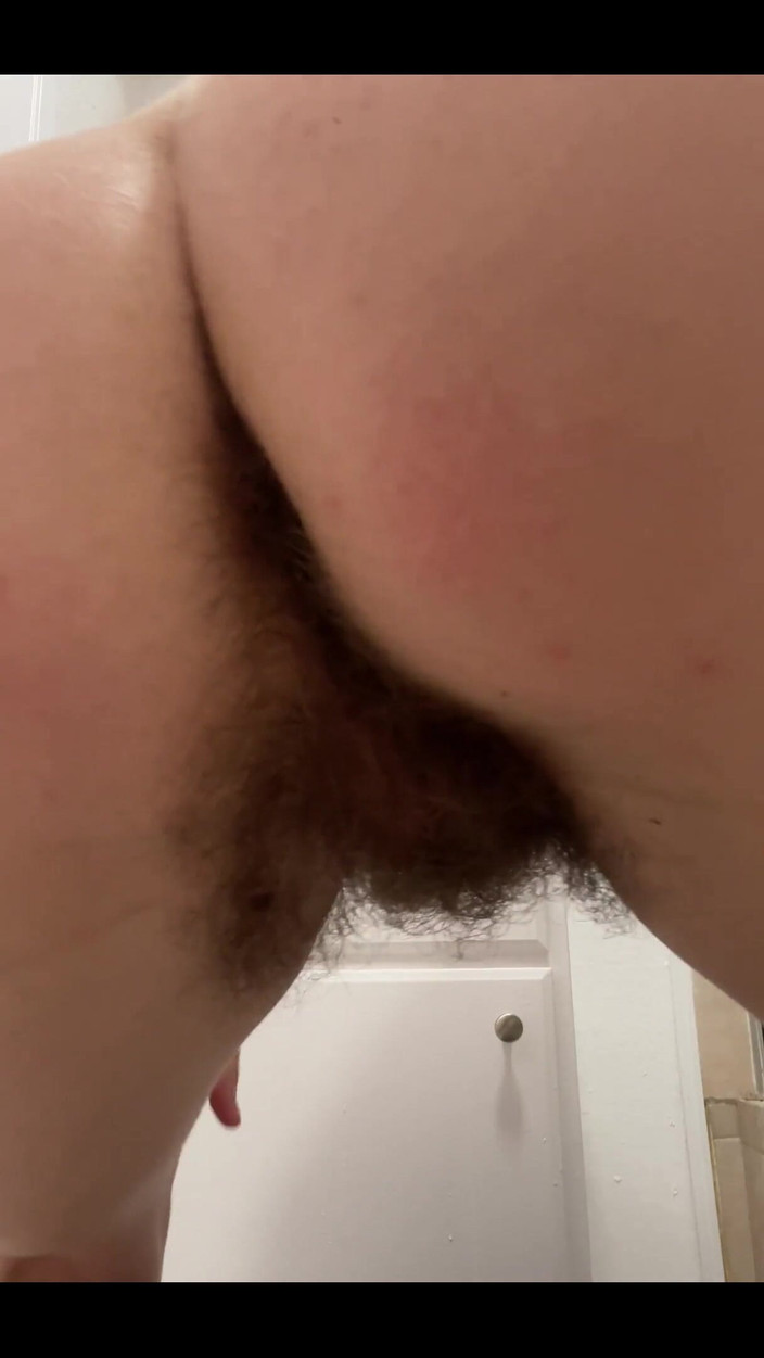 Pearlsage: 後ろからおしっこをする毛深い秘部