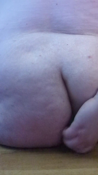 Chubby Boi: Їзда на величезних ділдо і розтягування моєї дірки для члена