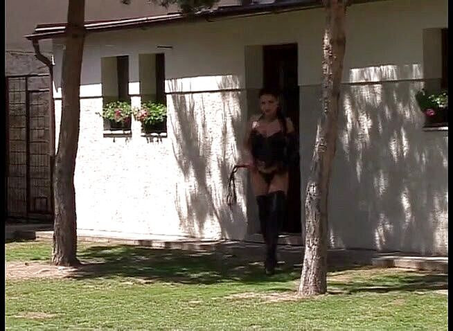 Fetish Desire: Puan panas dalam pakaian kulit dikongkek hambanya