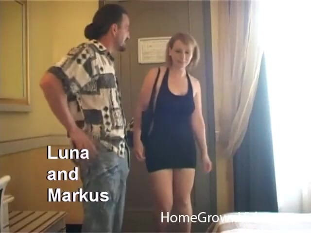 Homegrown Anal Sex: Luna喜欢被插菊花