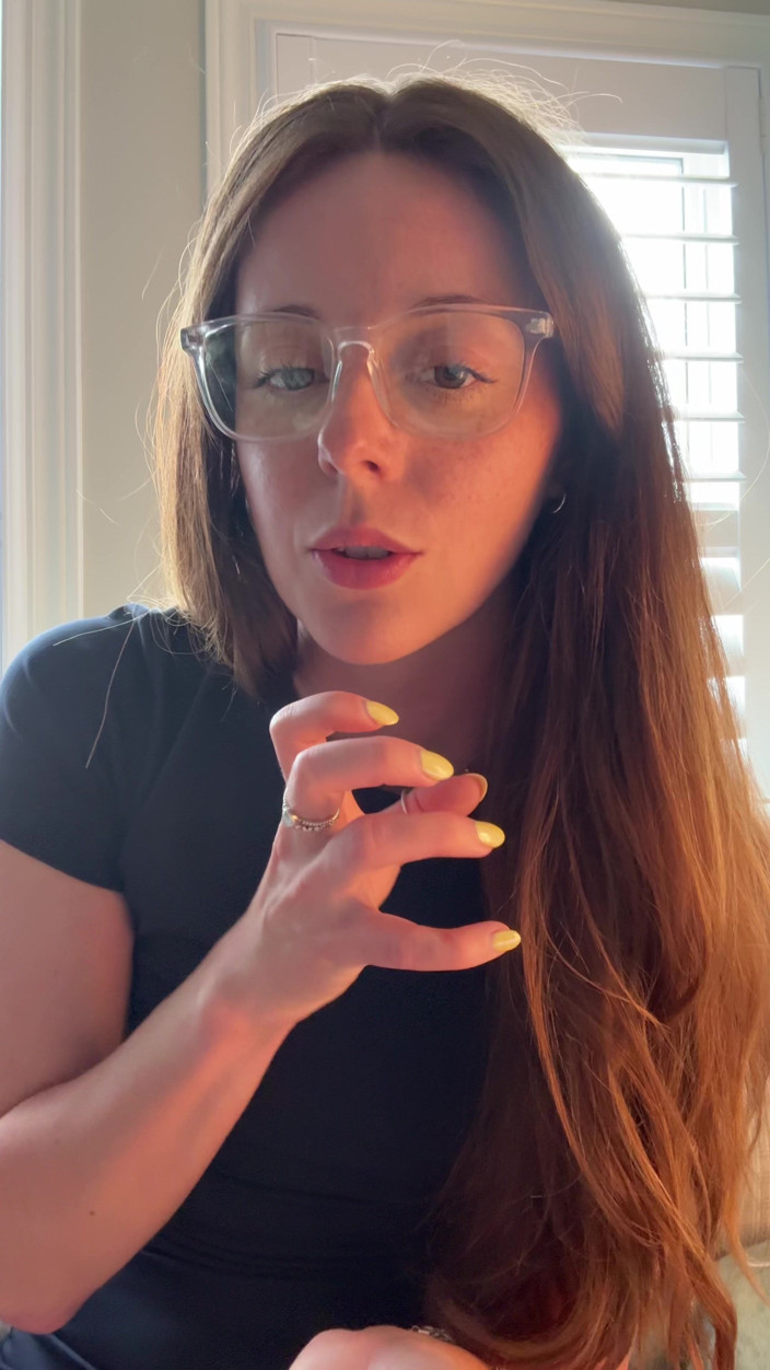 Nadia Foxx: Hottie mit brille sagt dir, wie du streichelt!