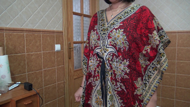 Souzan Halabi: British Indian Cleaning Maid Swallows Her Boss Huge Cumshot