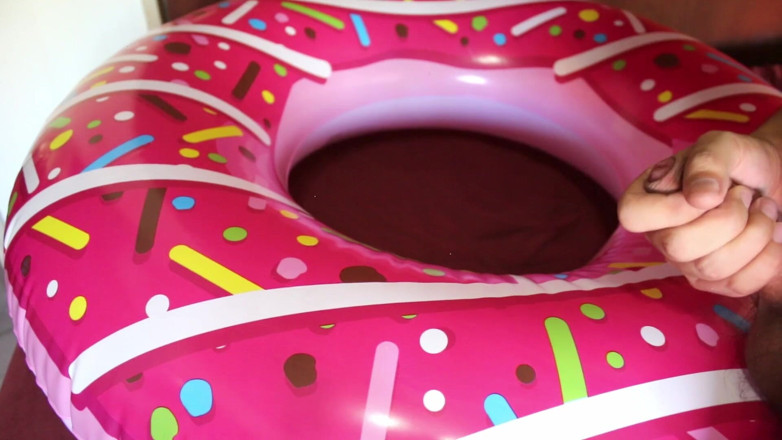 Inflatable Lovers: Ciambella gonfiabile
