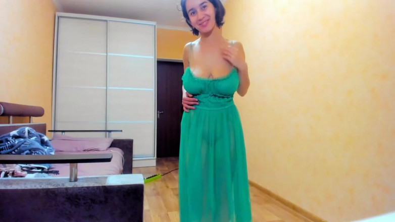 myla_angel: Гаряча Myla Angel у зеленій прозорій сукні!