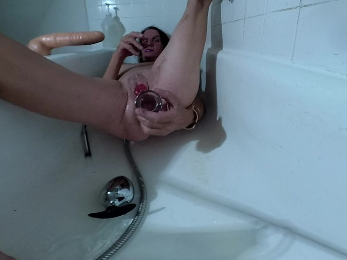 Lizzy Yum VR: Lizzy Yum VR septembrie 2025 Masturbare cu dilatare în baie # 48