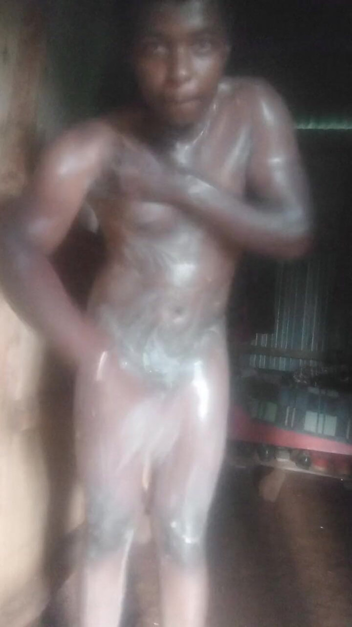 Sexyjayla254: Hombre muy travieso debe disparar una gran carga después de...