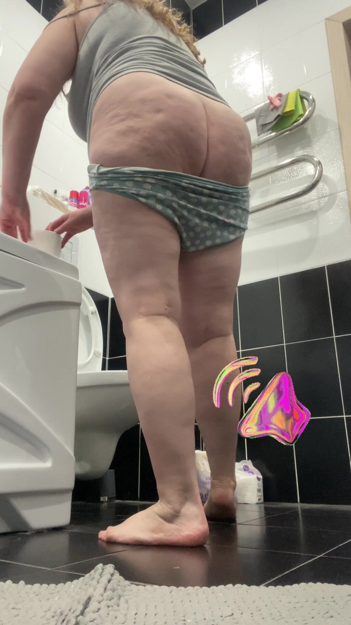 VikkiGeorgia: Mama z majtkami w dół