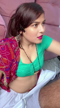 Desi Village Bhabhi Cheated on Her Husband. She Fucked by Her Boss in Hindi Audio