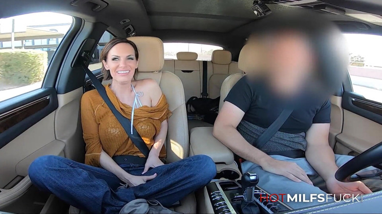 Hot Milfs Fuck: Ainsley Adams