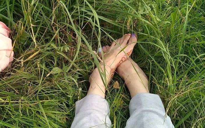 Ginna Gg: Cuộc phiêu lưu của bàn chân của tôi. Chân tôn...