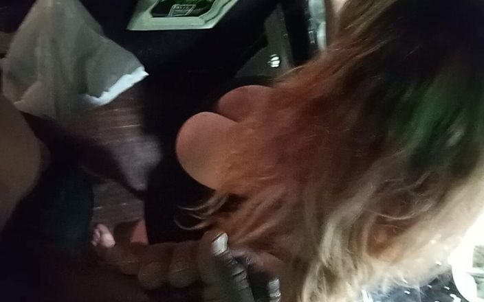 Kinglucero and nahinawahine: Findom God和 Findom Goddess 每天都在做爱