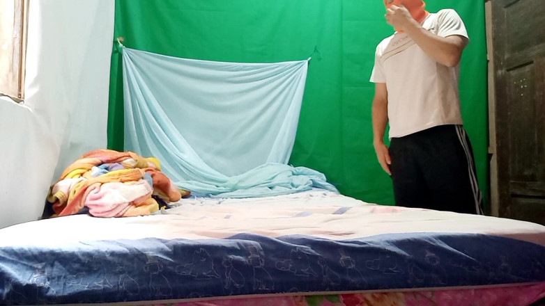 Martin13: Moja stara macocha zaprasza mnie na seks na żywo dla subskrybentów...