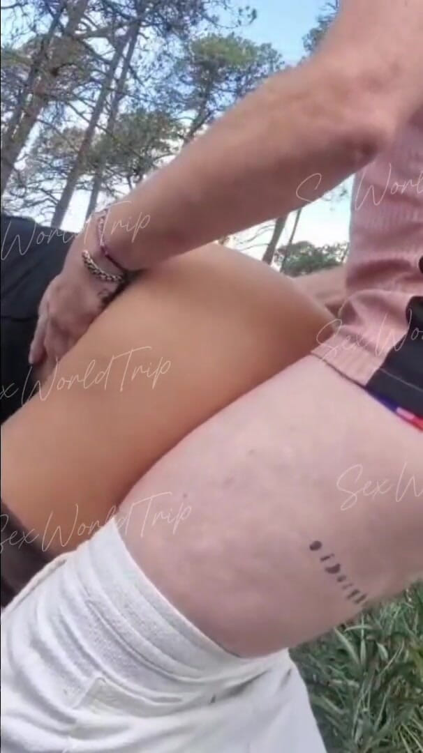 Sex world trip: Sexworldtrip - Miluji latinskoamerickou amatérku teen kouření a šukání - Venkovní sání turista (celé...