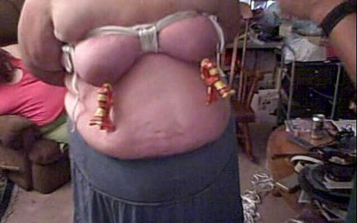 BBW nurse Vicki adventures with friends: Breast bondage demo med Angie Kimber och fästman dom 20 min...