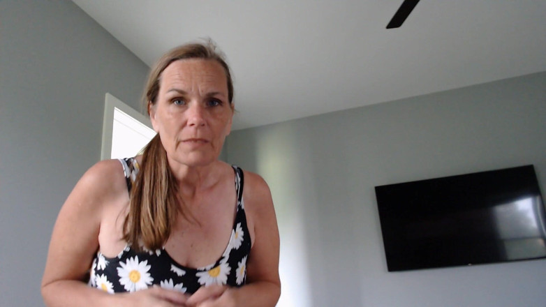 KimitheMilfMommy: Sexy MILF with Natural Dd's in Your Face