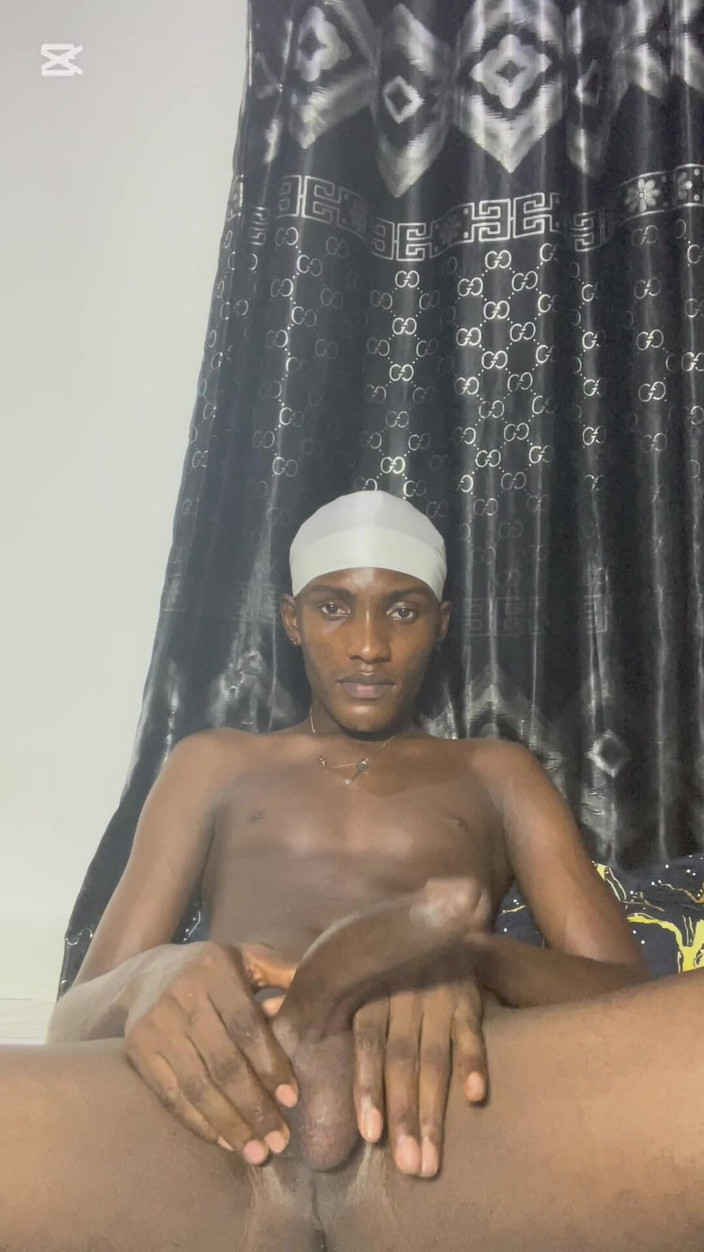 Aded-Toxic: Büyük zenci ile genç twink