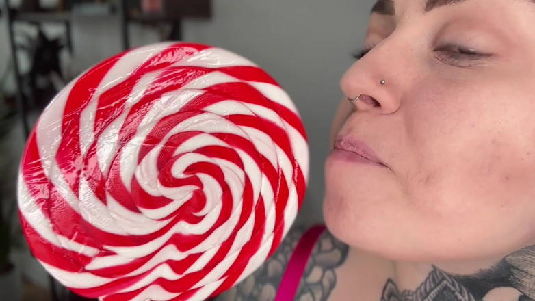 Miss Valentina: Oral Fiksasyon