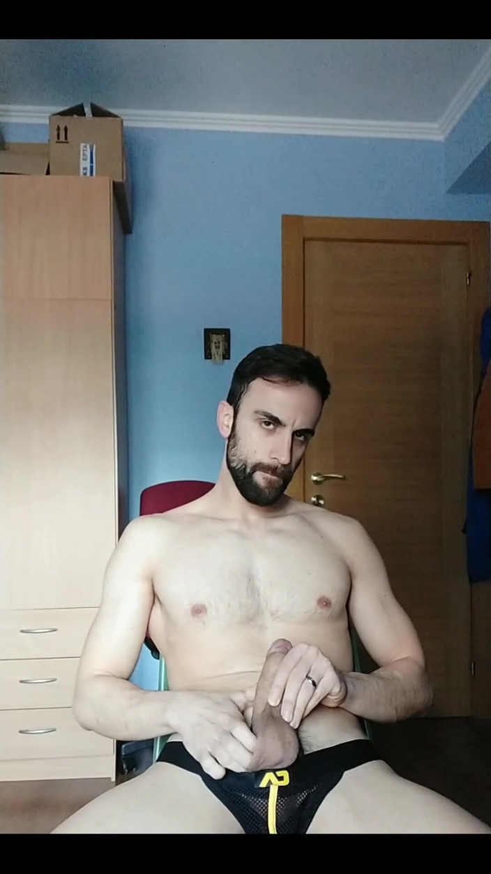 Zeus Ray: 来到我的房间，看看我是如何穿着我的 Jockstrap 自慰的