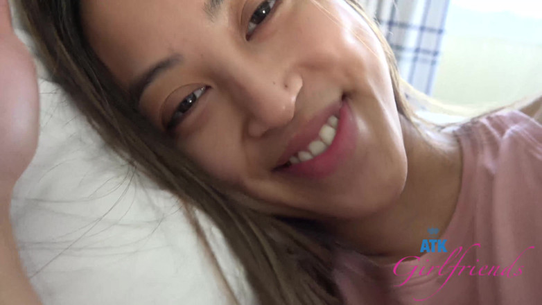 ATK Fans (Girlfriends): Vacaciones virtuales - Alexia quiere follar inmediatamente