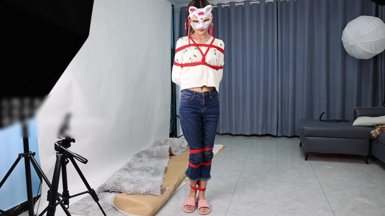 Asian bondage: Tie up Your Barefoot Girlfriend and Play with Her Barefoot