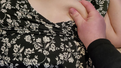 Peach Desert: A neighbor came to my room when I was resting...