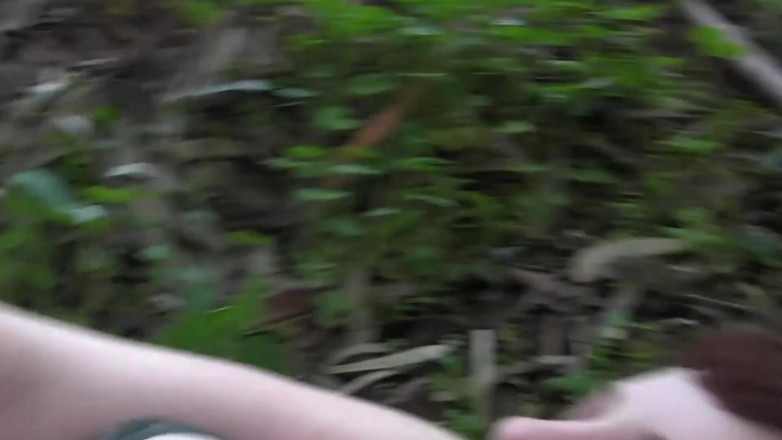 Watch Dirty Movies: 2 kadın yürüyor ve dışarıda seks denemek ve buna bayılıyor!