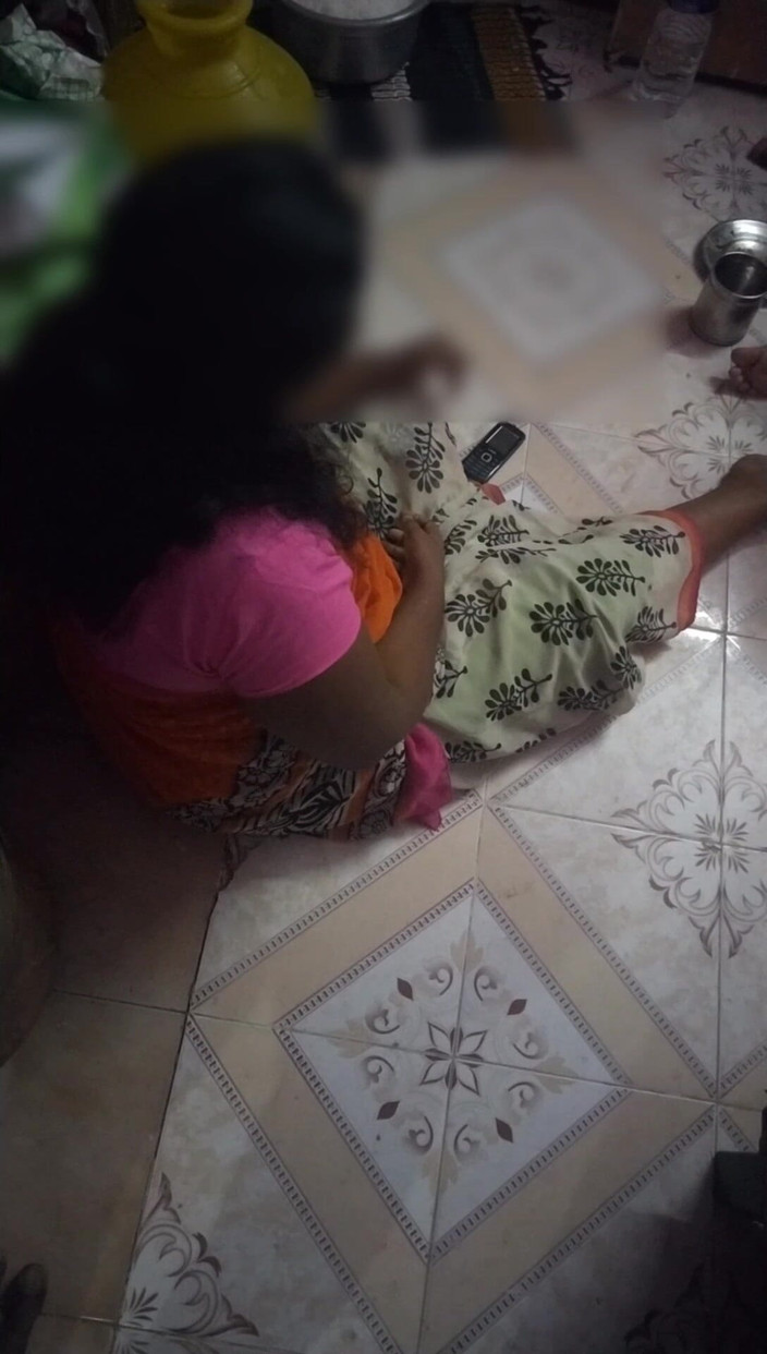 Tamil lesbian: Tamilă vorbind murdar despre sex